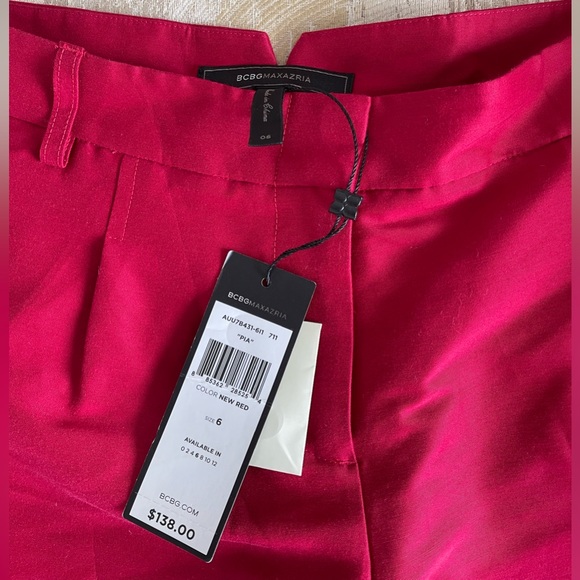 NWT BCBG Max Azria size 6 red shorts - Picture 6 of 6